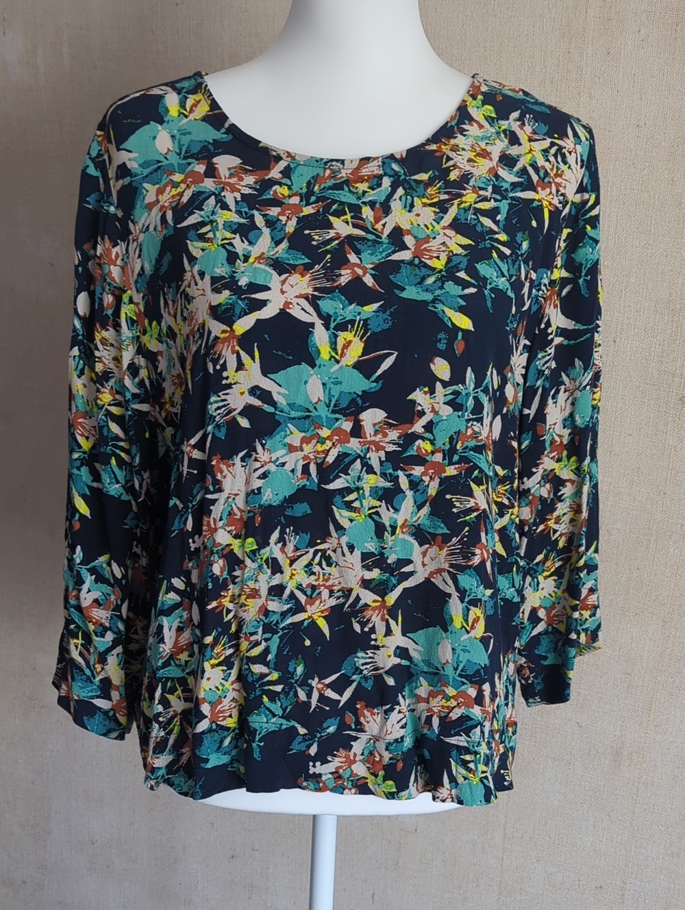 Sam & Lavi Navy Floral Long-Sleeve Scoop Neck Top with ziper back